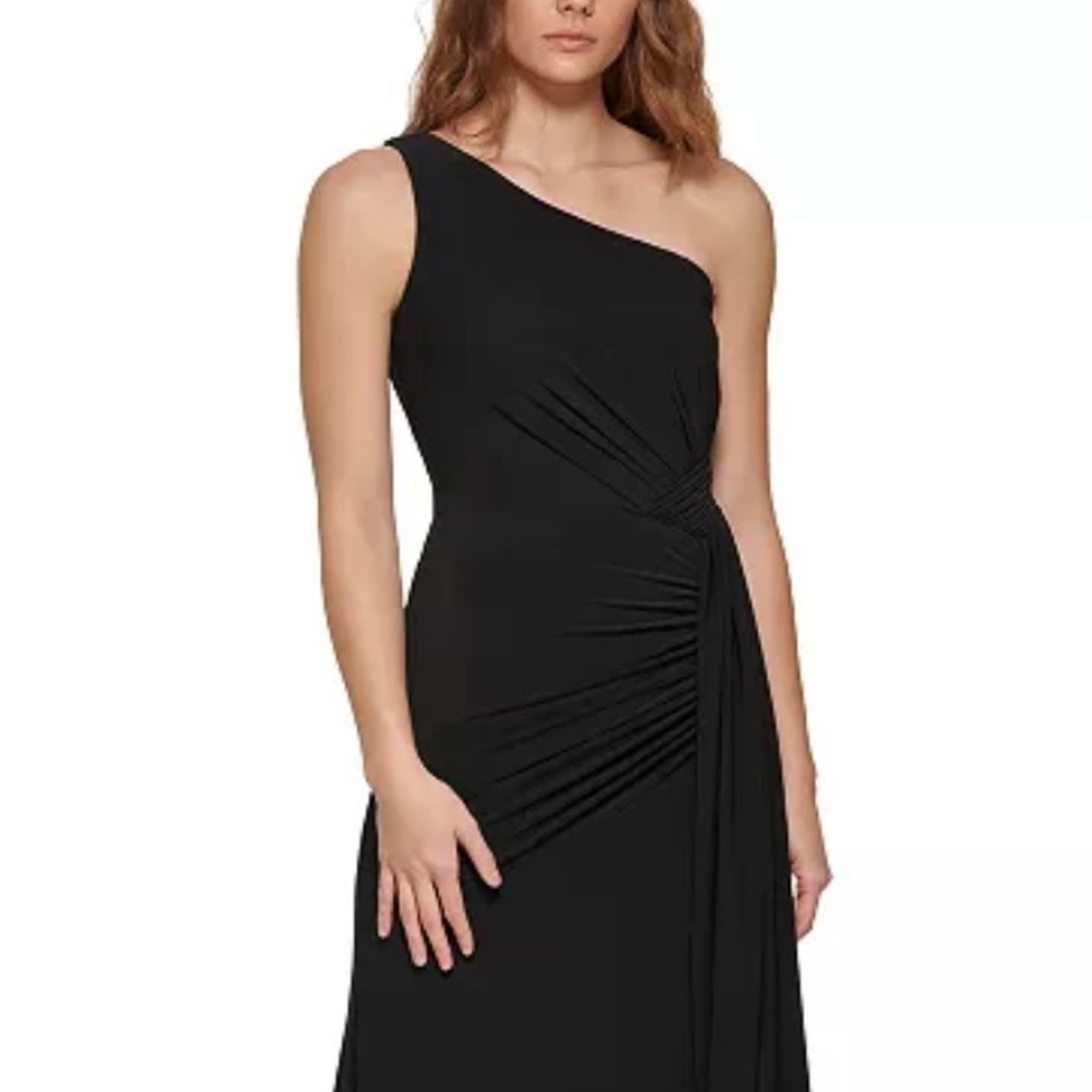Vince Camuto Size 4 Ruched One Shoulder‎ Gown